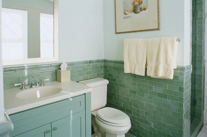 Green and brown bathroom decor