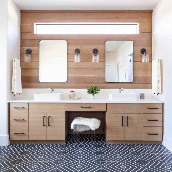 Double sink bathroom decor