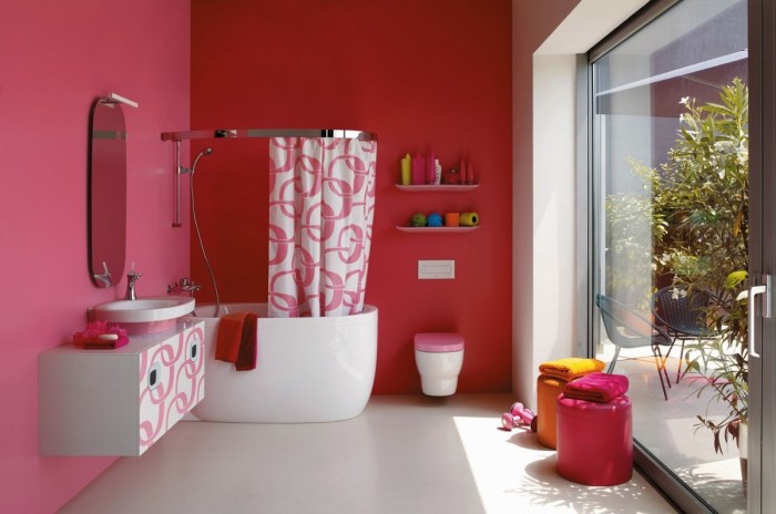 Hot pink bathroom decor